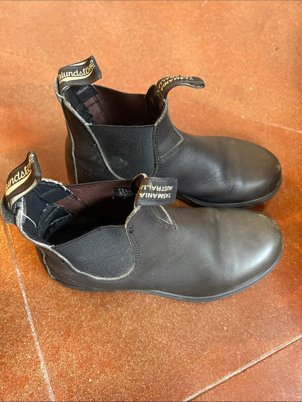 Blundstone Brown Leather Chelsea Boots with Black Elastic (Need to be resoled)